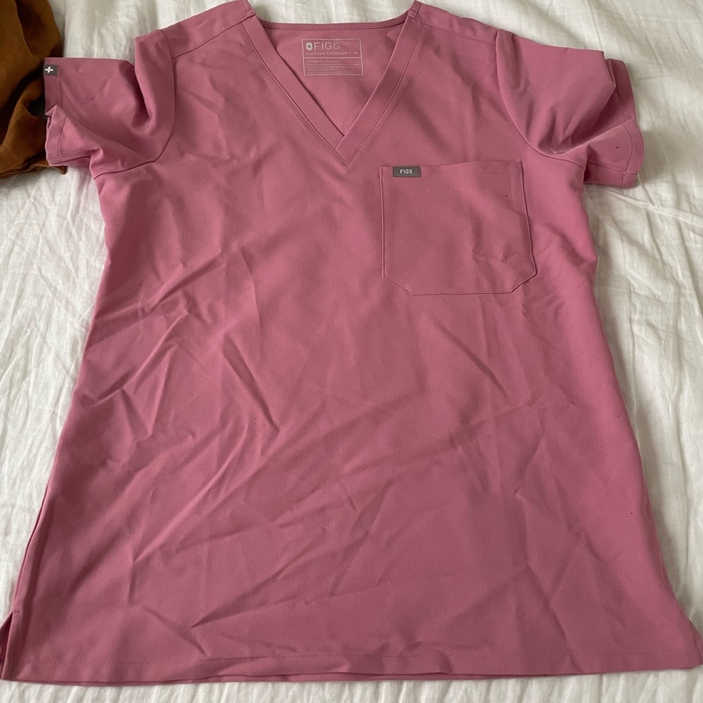 FIGS- Chalk Pink